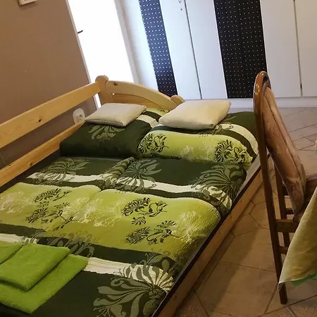 Apartman Patricia With Garden *