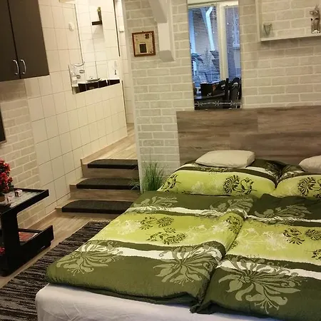 Patrícia With Garden Apartamento Budapest